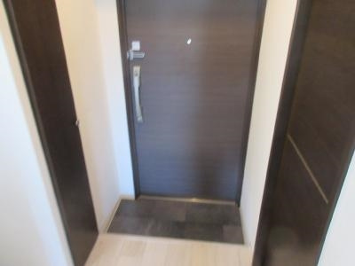 グランレブリー太秦天神川の玄関