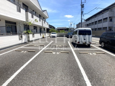 【駐車場】 | ルーセント | カースペースがあります
