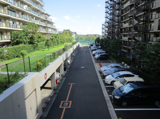 【駐車場】