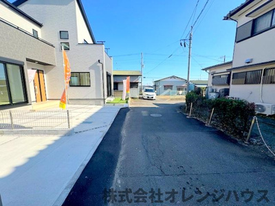 【前面道路含む現地写真】 | 厚木市妻田北４丁目　新築分譲住宅　全2棟 | 写真撮影【2023.10】