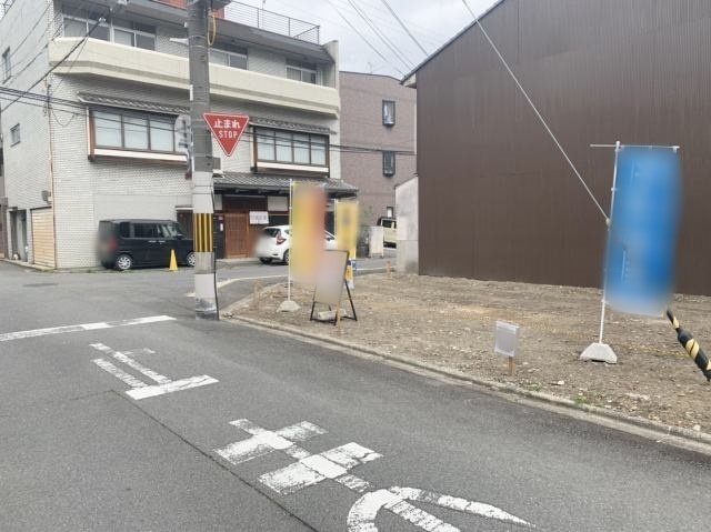 西ノ京銅駝町【3区画】2号地　条件付土地の前面道路含む現地写真
