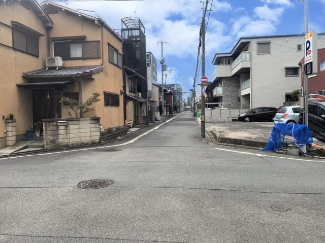西ノ京銅駝町【3区画】1号地　条件無土地の前面道路含む現地写真