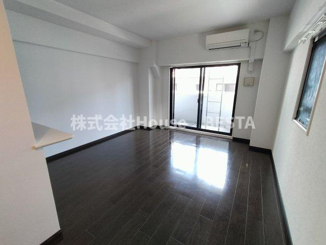 コスモリード神戸三宮の洋室