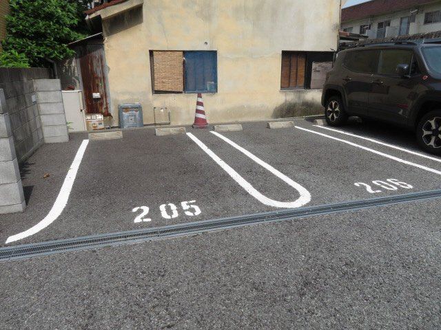 シャーメゾン南車崎の駐車場