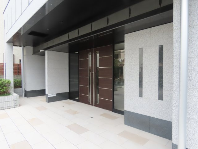 スプランディッド新大阪ＷＥＳＴのエントランス