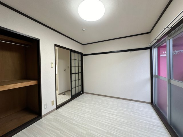 タウニィ新在家C棟の居間・リビング