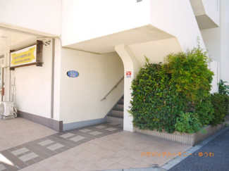 【エントランス】 | デザインタイルがお洒落なエントランス