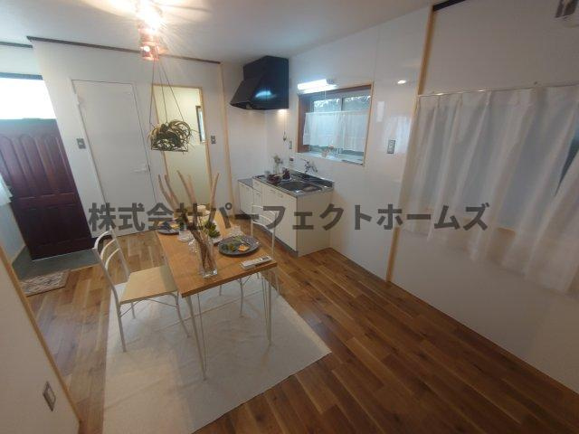 渚元町戸建　賃貸の居間・リビング|居間です