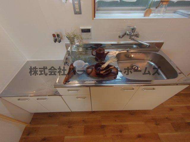 渚元町戸建　賃貸のキッチン|コンパクトなキッチンで掃除もラクラク