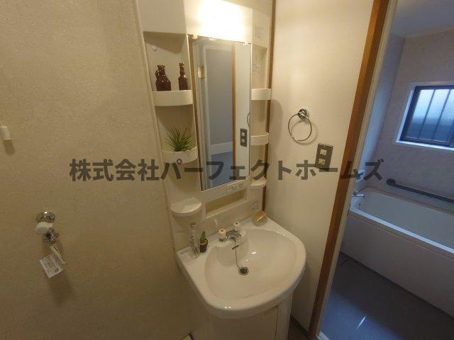 渚元町戸建　賃貸の独立洗面台|使いやすい独立洗面台です