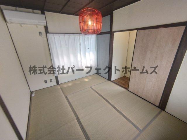 渚元町戸建　賃貸の和室|日本らしい落ち着いた雰囲気の和室です