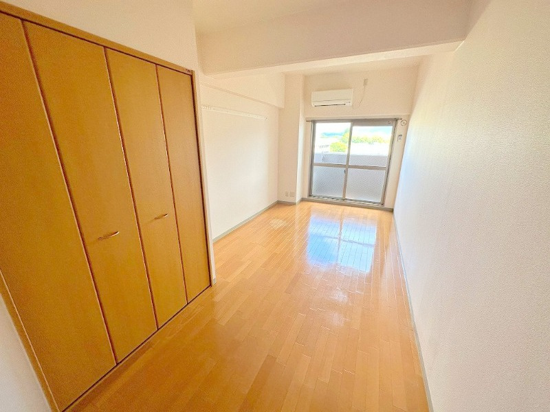 オリエンタル橿原の洋室