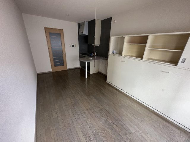 橿原市久米町の賃貸マンションの居間・リビング