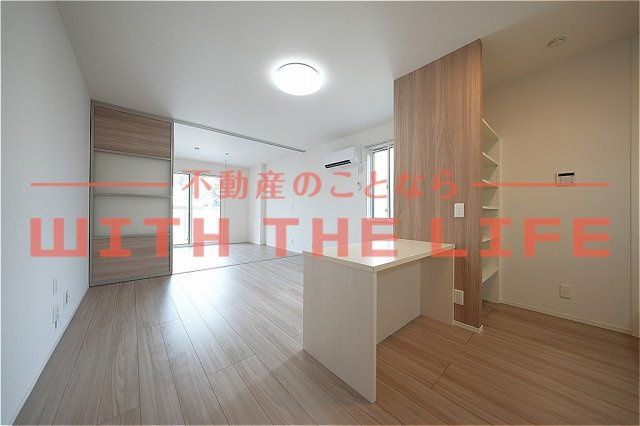 D-room椿【キャッシュバック対象物件】の居間・リビング|おしゃれな居間です