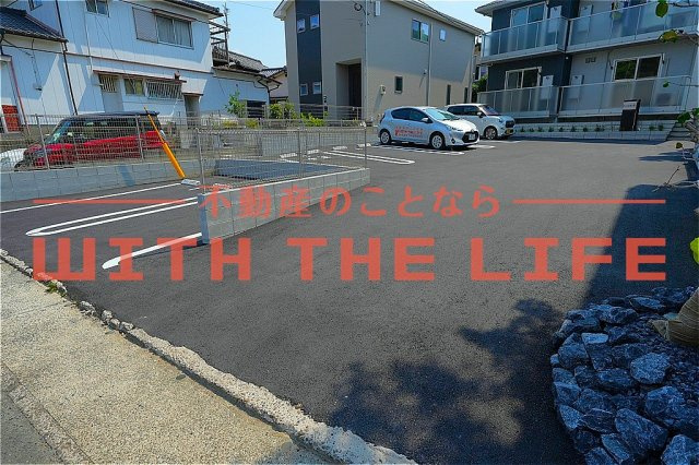 D-room椿【キャッシュバック対象物件】の駐車場|車をお持ちの方に嬉しい駐車場付きの物件です