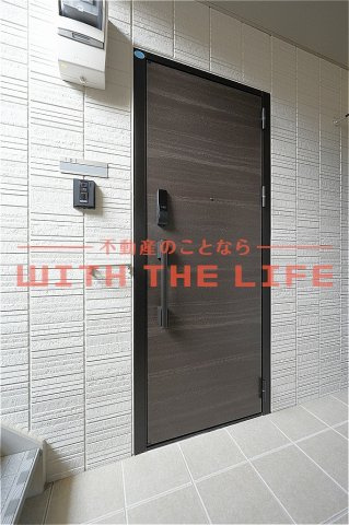 D-room椿【キャッシュバック対象物件】の玄関|明るい玄関です