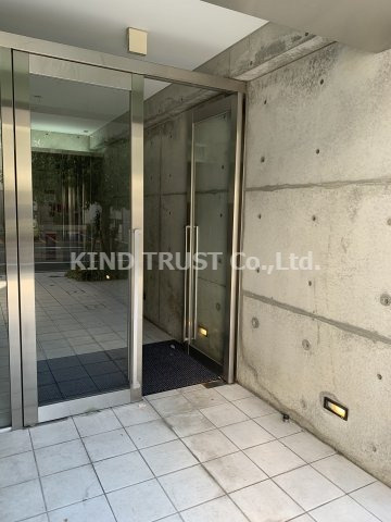 ラ・メゾンさくらⅡのエントランス|建物の内部です