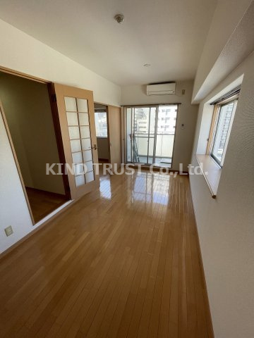 ラ・メゾンさくらⅡの居間・リビング|使いやすい居間です