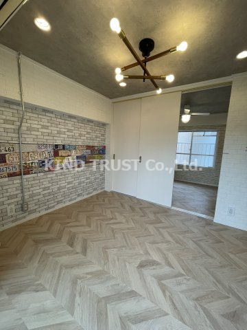 大淀ハイツの洋室