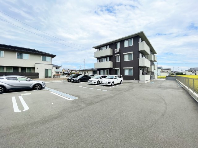 アンベリールの駐車場