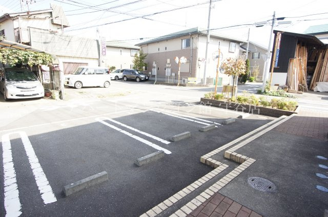 アルト守谷Bの駐車場