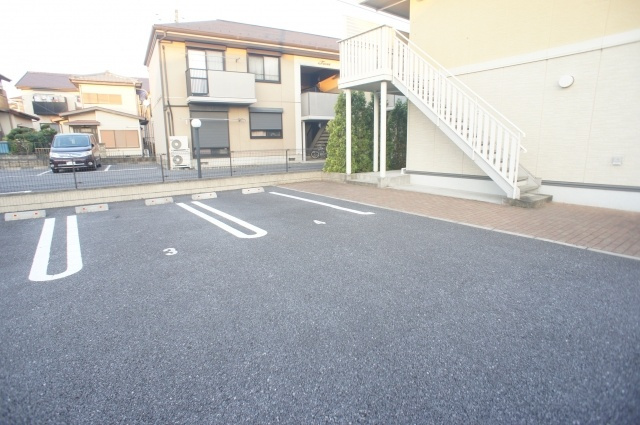 プランドール清水の駐車場