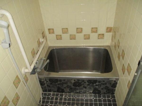 海南市大野中中古戸建の浴室