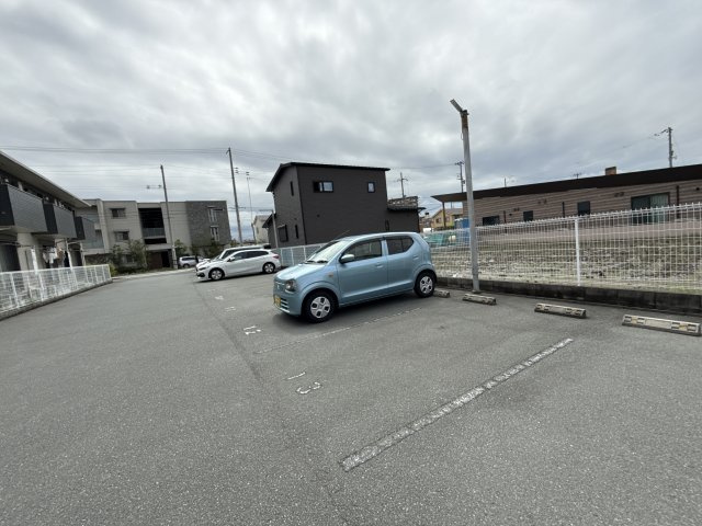 ヴィンヒル23の駐車場