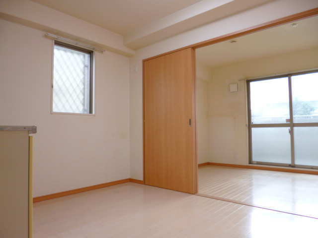 ビヤン北八代の居間・リビング