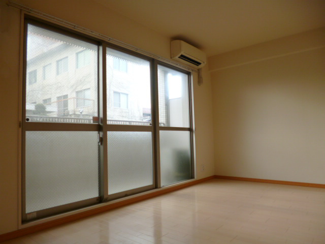 ビヤン北八代の居間・リビング