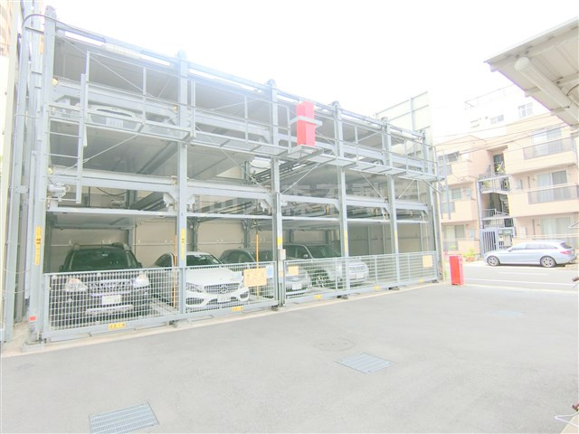 レジディア蒲田Ⅳの駐車場