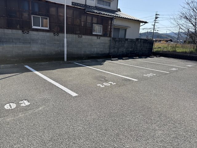 パラッツォ香寺の駐車場