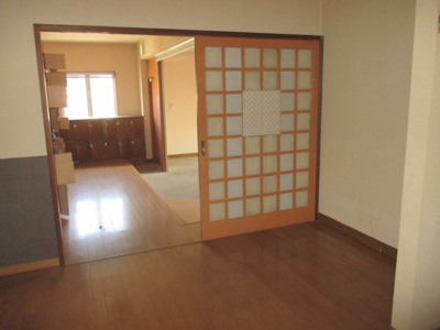 【玄関】 | 群馬県沼田市下久屋町 2700万 店舗（3階建) | 玄関ホール