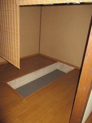 【洋室】 | 群馬県沼田市下久屋町 2700万 店舗（3階建) | ２階個室