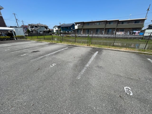 パストラル・ドミールの駐車場