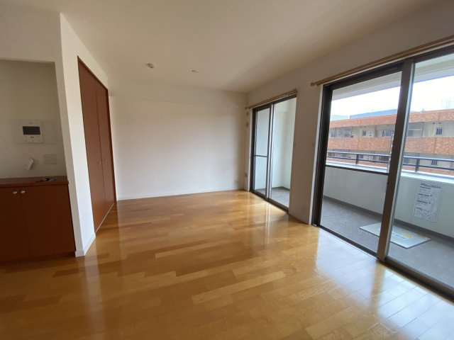 【内装】 | アーサー住吉アーバン | おしゃれな内装です（別部屋の写真です。現況優先）