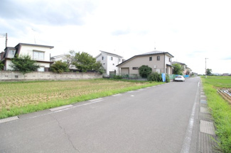 【前面道路含む現地写真】 | 川越市寺山　建築条件なし売地　西武新宿線『本川越駅』バス12分　【山田小学区】