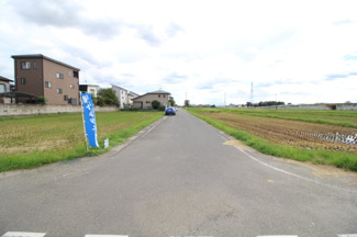 【前面道路含む現地写真】 | 川越市寺山　建築条件なし売地　西武新宿線『本川越駅』バス12分　【山田小学区】