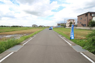 【前面道路含む現地写真】 | 川越市寺山　建築条件なし売地　西武新宿線『本川越駅』バス12分　【山田小学区】