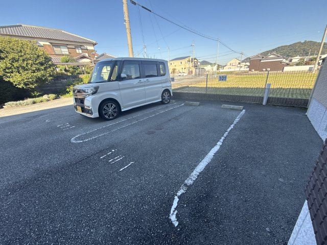 ファミール桜Ｃ棟の駐車場