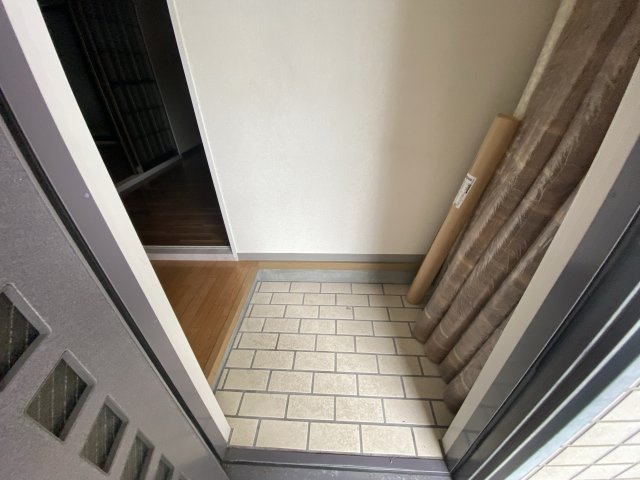 ディアス東南Ｂ棟の玄関