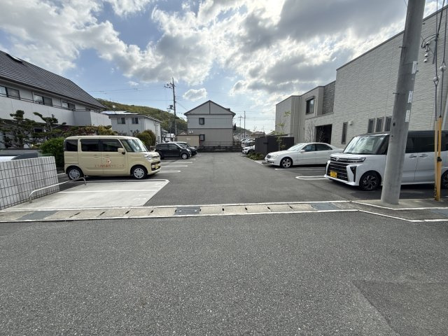 シャーメゾン　イーストコートの駐車場