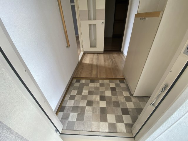 ハイツメイプルタウンＢ棟の玄関