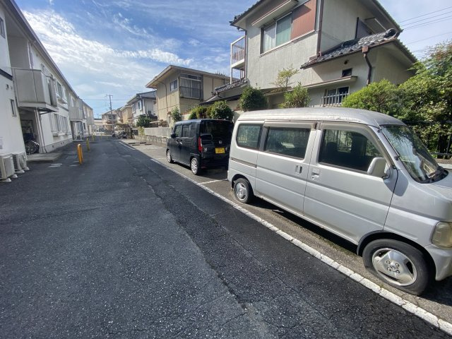 ハイツメイプルタウンＢ棟の駐車場
