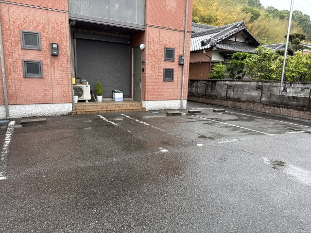 モンテローザ　Bの駐車場