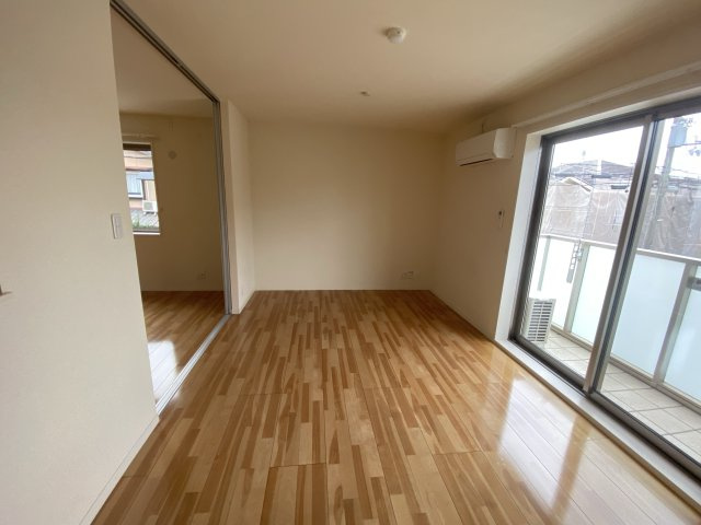 メゾン・フローラⅡの居間・リビング