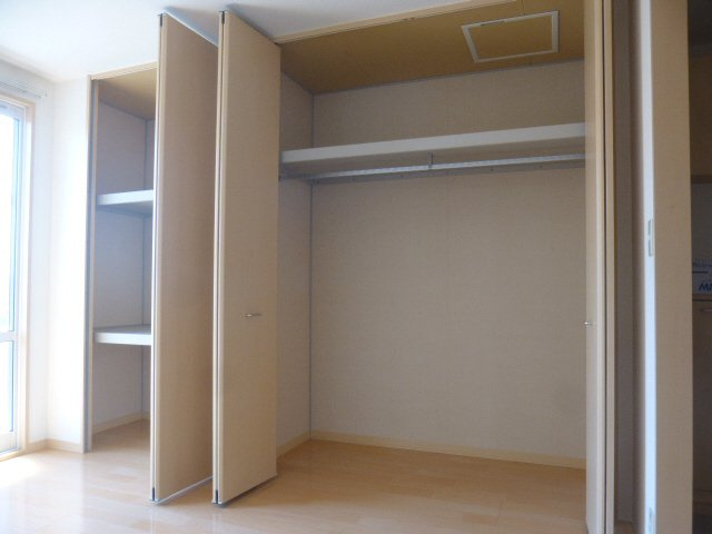 オレンジメゾンＣの収納