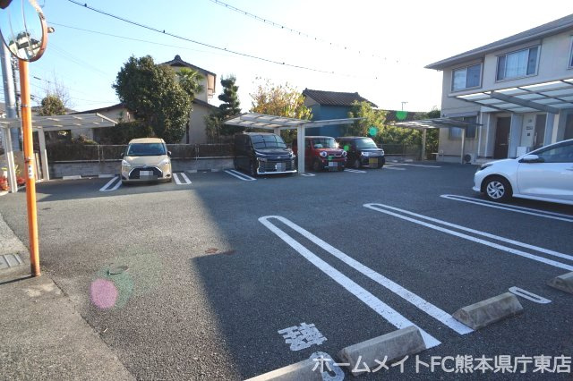 熊本市南区御幸笛田２丁目のアパートの駐車場