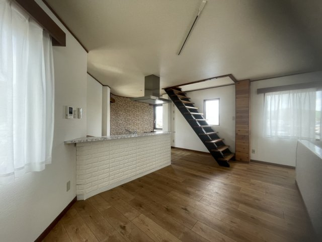 三住ビルの居間・リビング