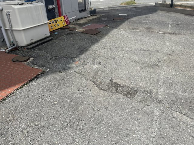 三住ビルの駐車場